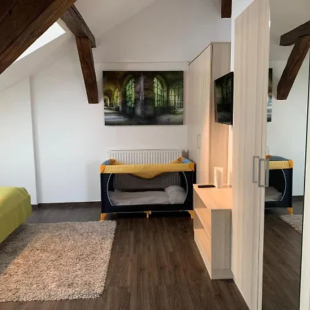 Business - Boardinghouse Hotel