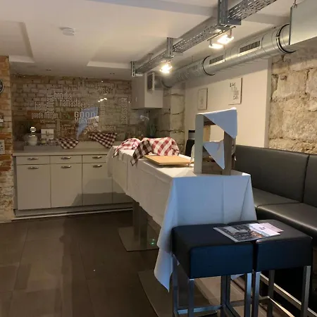 Business - Boardinghouse 3*